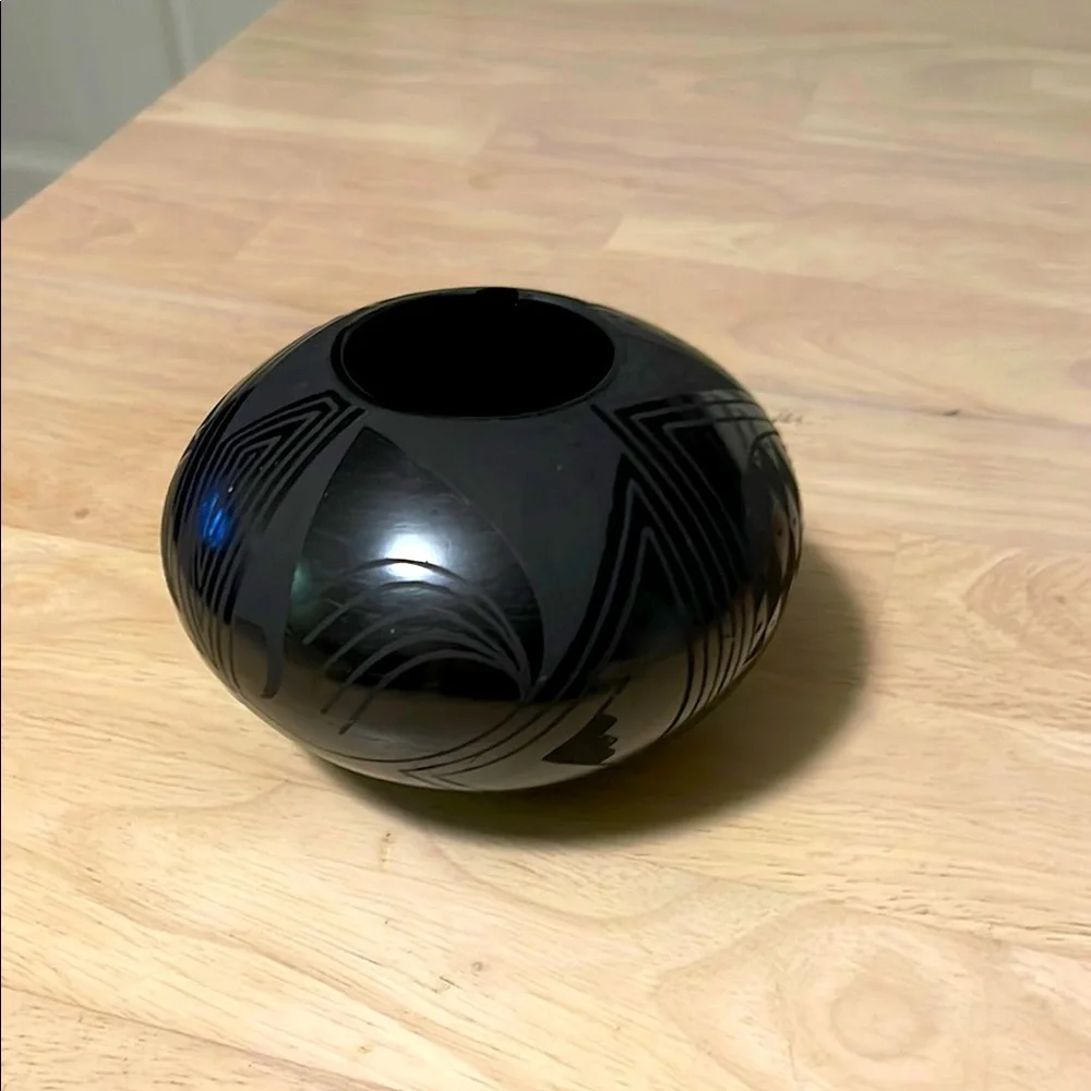 Mata Ortiz Mexican Black Pottery signed by artisan Josi Cato - Picture 3 of 11